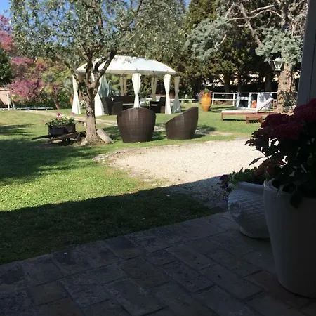 Ghirardelli Bed & Breakfast