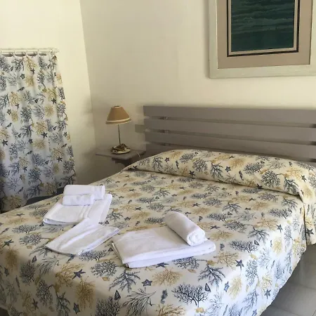 Ghirardelli Bed & Breakfast 3*