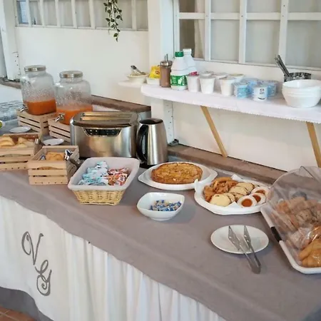 Ghirardelli Bed & Breakfast